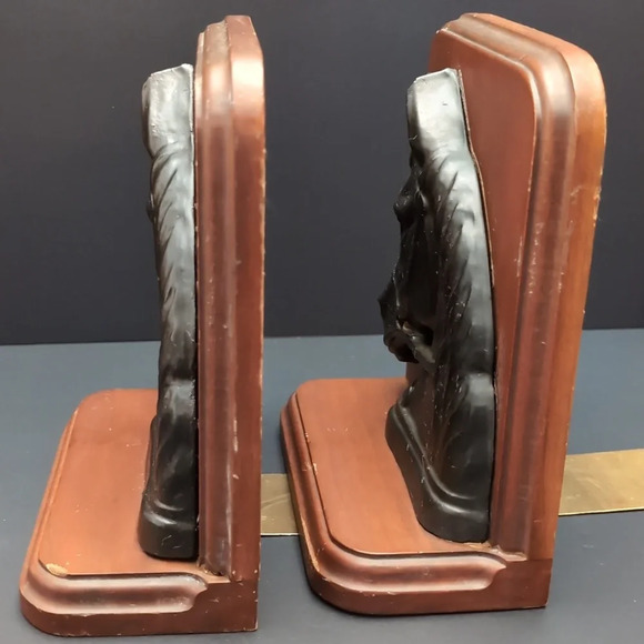 Vintage set of 2 Horsehead Resin/Wood Black/Brown Bookends. - Picture 4 of 10